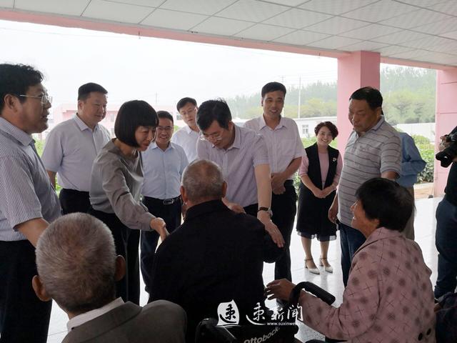 扎囊縣民政局領(lǐng)導(dǎo)團(tuán)隊(duì)，引領(lǐng)擔(dān)當(dāng)，共筑民生新篇章
